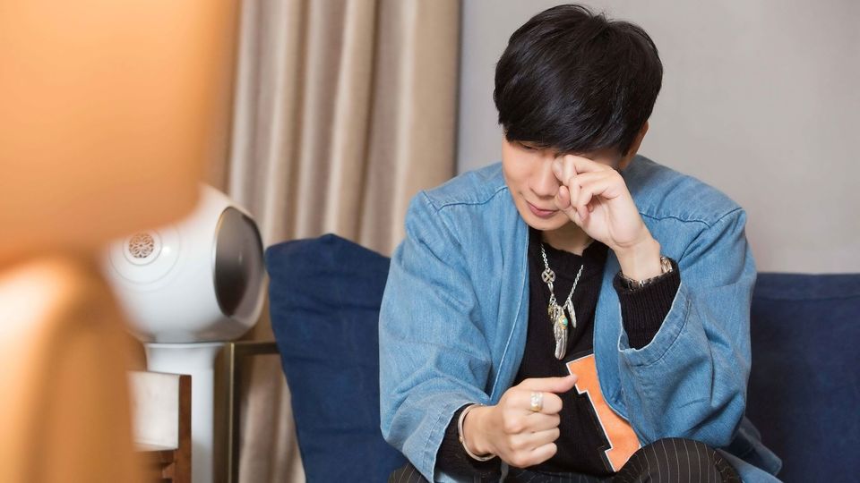 JJ近年演藝事業繁忙，也不忘常打電話關心家人。（石智中攝）