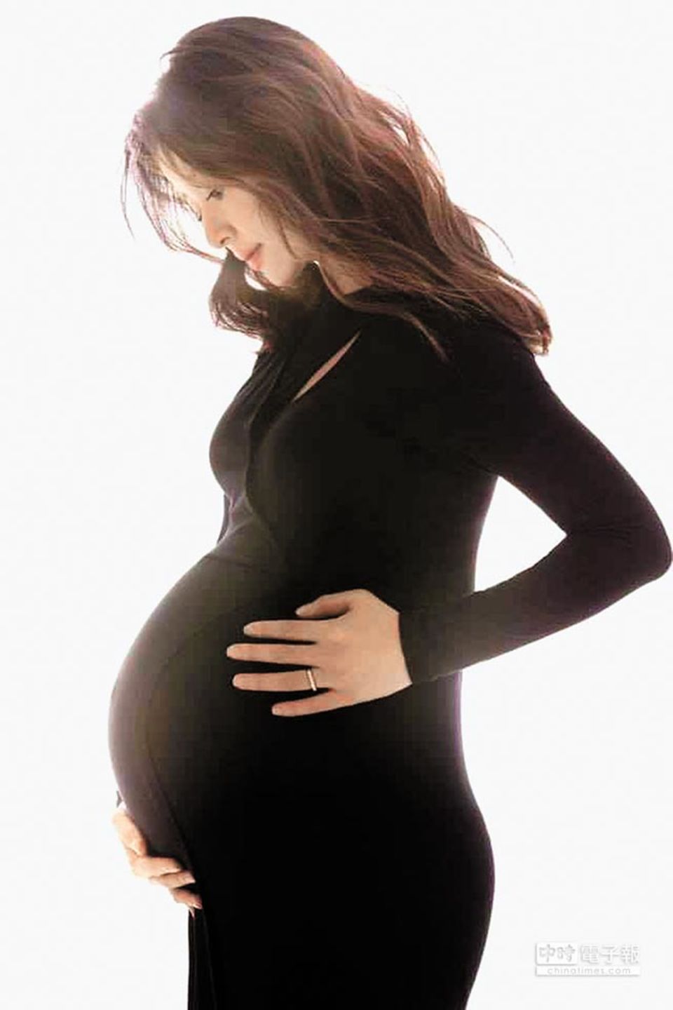 林心如為人母之後，才體會當媽媽的辛苦。（取材自臉書）