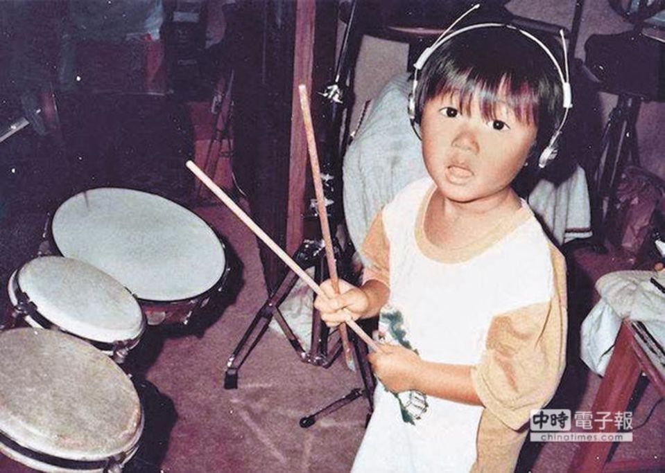 方大同從小就愛音樂(取自臉書)