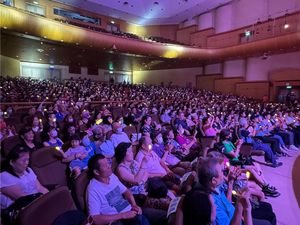 由旺旺文教基金會主辦的2025年第7場《讓孝順成為一種習慣》公益演唱會16日在新...